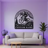 Arte in Metallo Mountain Biker | Insegna Nome Personalizzata con Luci LED | Regalo Personalizzato per Amanti dell'Avventura nel Ciclismo in Discesa