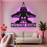 Plaque LED personnalisée avion de chasse en métal | Décoration murale personnalisée | Cadeau pour pilote militaire | Déco avion pour man cave