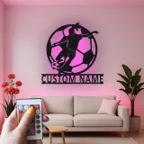 Arte mural LED de metal de jugadora de fútbol femenina personalizada | Cartel de nombre de atleta personalizado | Regalo de decoración para habitación de chicas | Luz de silueta de fútbol
