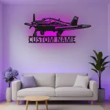 Décoration murale en métal personnalisée avec lumière LED d'avion - Cadeau d'aviation pour pilotes, décoration de hangar ou de bureau