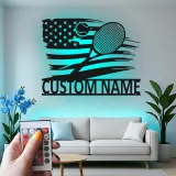 Cartel de nombre de tenis personalizado | Arte mural de metal con bandera americana y LED | Regalo personalizado para jugador de tenis | Decoración deportiva patriótica