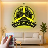 Décoration murale en métal personnalisée avec lumière LED d'hélice d'avion - Cadeau d'aviation pour pilote, décoration de hangar pour passionnés d'aviation