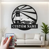 Personalisierte Metalltafel Leuchtturm | LED Strandhaus Dekor | Personalisierte Nautische Wandkunst | Küsten-Ozeanszene