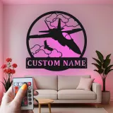 Arte murale LED in metallo con jet da combattimento | Insegna personalizzata per pilota militare | Decorazione con nome Air Force per ufficio o sala hobby