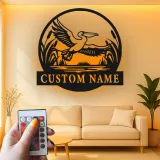 Panneau LED de pélican personnalisé | Art mural en métal pour maison de plage et décoration côtière | Plaque nominative personnalisée