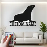Arte in Metallo con Leoni Marini Personalizzati | Insegna con Nome LED per Casa al Mare | Decorazione di Animali Marini Costiera