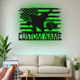 Insegna in metallo personalizzata per jet militare | Arte murale LED personalizzata | Regalo patriottico per veterani e decorazione con bandiera americana