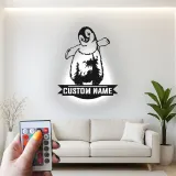 Insegna LED in metallo con pinguino personalizzata | Arte da parete per cameretta | Decorazione luminosa con nome del bambino | Regalo premium pulcino imperatore