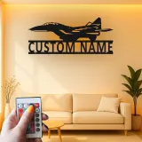 Arte in metallo LED a forma di jet da combattimento | Insegna con nome personalizzata per aerei | Decorazione aviazione personalizzata per piloti | Regalo per Man Cave militare
