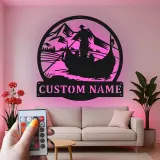 Insegna in metallo personalizzata per pesca con LED | Arte da parete con nome su misura per casa al lago e baita | Regalo originale per pescatore
