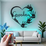 Cadeau LED personnalisé pour grand-mère | Décoration murale en métal sur mesure avec empreintes de mains des petits-enfants | Déco souvenir familiale