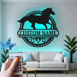 Enseigne LED cheval personnalisée | Décoration murale équestre en métal sur mesure | Déco de box, écurie et ranch | Cadeau pour les amoureux des chevaux