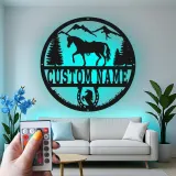 Panneau personnalisé avec nom de cheval | Décoration murale en métal LED pour ranch et maison | Cadeau équestre sur mesure