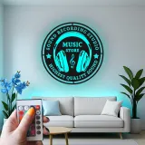 Aufnahmestudio LED-Schild | Individuelle Metallwandkunst mit Vintage-Kopfhörern | Personalisierte Musikerdekoration & DJ-Logo