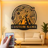 Personalisiertes Metall-Wandkunst des Sonnensystems | LED-Weltraum- und Bergdekoration | Individuelles Namensschild für das Kinderzimmer oder Büro | Geschenk für Astronomie-Liebhaber