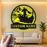 Insegna in metallo personalizzata per pesca con LED | Arte da parete con nome su misura per casa al lago e baita | Regalo originale per pescatore