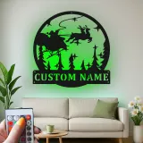 Cartel de metal personalizado de trineo de Santa | Decoración mural navideña LED | Arte navideño personalizado con nombre de familia | Silueta festiva de reno