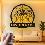 Insegna in metallo personalizzata con ragnatela | Arte murale LED personalizzata | Decorazione per man cave gotica e regalo per amanti degli aracnidi