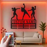 Insegna LED personalizzata con giocatrice di pallamano | Decorazione murale in metallo personalizzata | Regalo per squadra sportiva | Arredo palestra per atleta