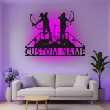 Personalisierte LED-Beleuchtung Metall-Wandkunst mit Bogenschützen-Silhouette – Geschenk für Bogenschützen, Spielzimmer oder Man Cave Dekor