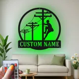 Décoration murale LED en métal pour lineman | Plaque prénom personnalisée pour électricien | Déco pour technicien de ligne