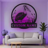 Cartel de metal LED personalizado de pelícano para regalo costero y decoración de casa de playa
