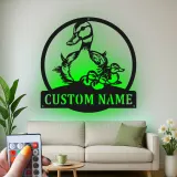 Cartel de metal personalizado con familia de patos y luz LED, regalo personalizado para amantes de la naturaleza, decoración para guardería o salón