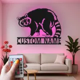 Enseigne raton laveur LED personnalisée | Décoration murale en métal faune sauvage | Plaque prénom forêt personnalisée | Cadeau animal lumineux pour amoureux de la nature