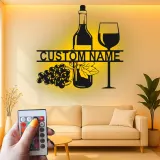 Personalisierte LED-beleuchtete Metall-Wandkunst mit Weinflasche und Glas – Geschenk für Weinliebhaber für Küche oder Bar