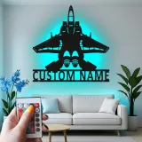 Plaque LED personnalisée avion de chasse en métal | Décoration murale personnalisée | Cadeau pour pilote militaire | Déco avion pour man cave