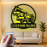 Personalisierte LED-Metall-Wandkunst mit Kranwagen – Geschenk für Bauarbeiter, Garage oder Werkstatt
