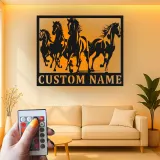 Insegna in metallo personalizzata con LED per cavallo | Arte murale equestri personalizzata | Decorazione per ranch e fienile per amanti dei cavalli