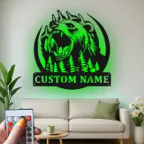Personalisiertes LED-Licht Metallschild mit Grizzlybär – Geschenk für Naturfreunde, Dekoration für Hütte oder Lodge