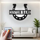 Panneau de Fer à Cheval Personnalisé | Art Métallique LED pour Grange & Ranch | Décor Équestre Personnalisé | Lumière Accent de Ferme Rustique