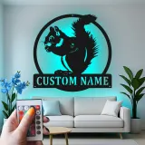 Cartel de metal personalizado de ardilla | Arte de vida silvestre iluminado con LED | Decoración de cabaña personalizada para amantes de la naturaleza