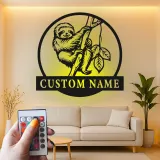 Insegna per nursery con bradipo e LED | Targa in metallo personalizzata con nome | Decorazione per stanza dei bambini a tema giungla | Arte da parete animale personalizzata