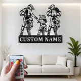 Décoration murale en métal personnalisée pour la famille Motocross avec rétroéclairage LED - Cadeau personnalisé pour les passionnés de moto tout terrain, décoration de garage ou de salle de jeux
