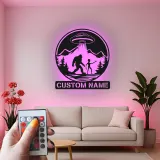 Personalisierte Bigfoot und Alien LED Metall-Wandkunst – Einzigartiges Geschenk für Sci-Fi-Enthusiasten, Man Cave oder Spielzimmer-Dekor