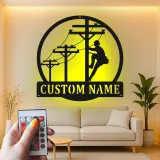Décoration murale LED en métal pour lineman | Plaque prénom personnalisée pour électricien | Déco pour technicien de ligne