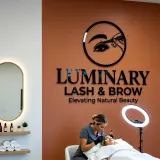 Personalisierte 3D-Acryl-Wandschilder | Glänzendes schwarzes Acryl-Logo für Med Spa & Hautklinik | Ästhetikstudio-Beschilderung