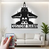 Plaque LED personnalisée avion de chasse en métal | Décoration murale personnalisée | Cadeau pour pilote militaire | Déco avion pour man cave