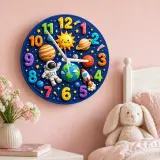 Äußerer Raum Astronaut Wanduhr für Kinderzimmer | Solar System Dekoration für das Kinderzimmer, Geschenk für kleine Jungen (34,5 cm)