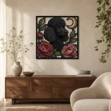 Barboncino Nero con Peonie Rosa e Luna Crescente Insegna in Metallo Colorata