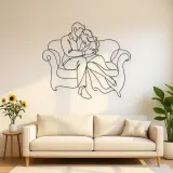 Décoration murale en métal Couple Câlin sur Canapé | Décor Romantique