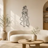 Cartel de metal personalizado de musa confiada en pie | Decoración mural de figura de moda
