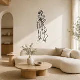 Cartel de metal de musa con vestido escultórico | Decoración mural de figura de moda