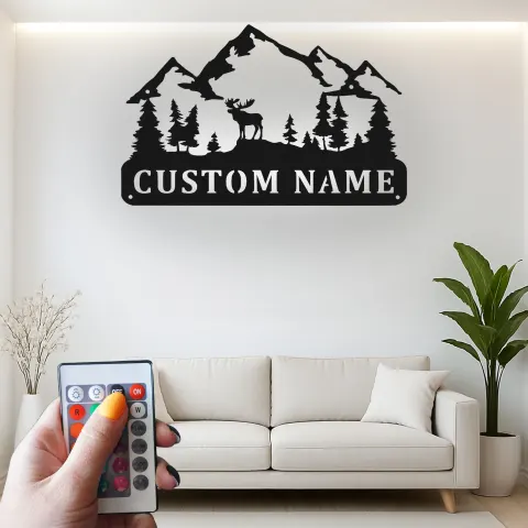 Vista alternativa di Insegna in metallo personalizzata con alce e LED | Arte da parete montana personalizzata | Decorazione rustica per cabin e regalo per amanti dell'outdoor