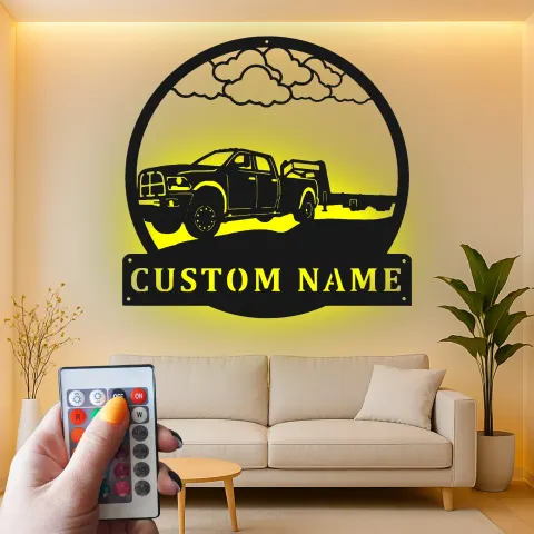 Vue alternative de Panneau LED en métal personnalisé camionnette | Décoration murale remorque col de cygne | Décor de garage avec prénom sur mesure pour homme | Cadeau pour transporteur