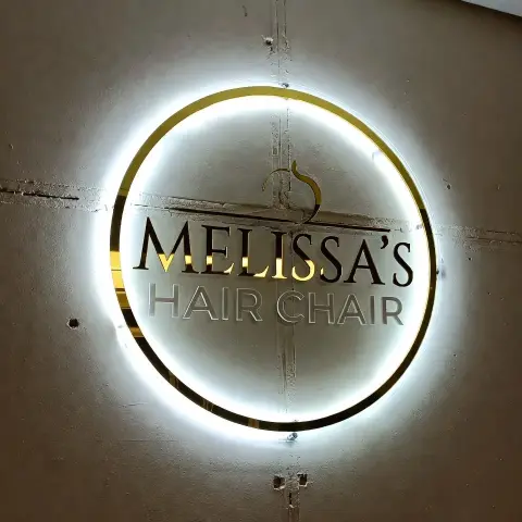 Panneau d'Affaires LED Néon Personnalisé | Acrylique & Métal Or 3D Affichage Illuminé | Décor Mur Rétroéclairé Personnalisé