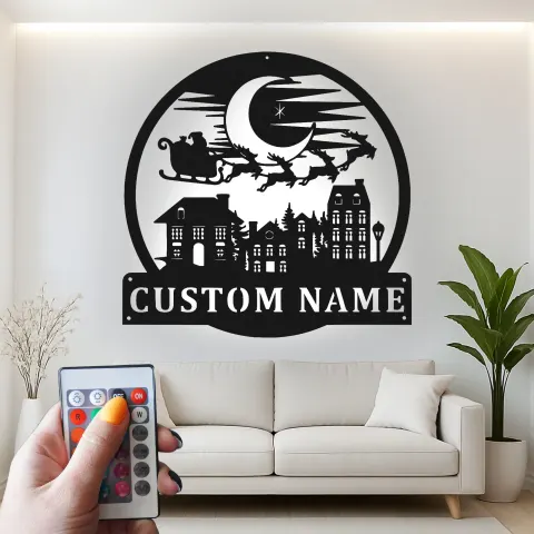 Vista alternativa de Cartel de metal personalizado de trineo de Santa | Decoración mural navideña LED | Placa de nombre personalizada para hogares y oficinas
